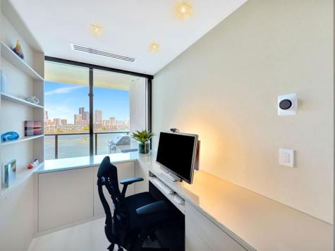 5000 Island Estates Drive Aventura FL 33160