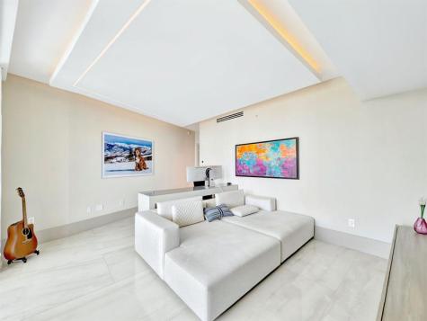 5000 Island Estates Drive Aventura FL 33160