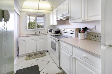 2100 NE 38th Street Lighthouse Point FL 33064