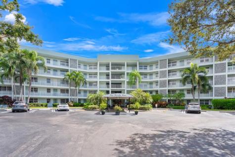 806 Cypress Grove Lane Pompano Beach FL 33069