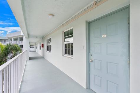 806 Cypress Grove Lane Pompano Beach FL 33069