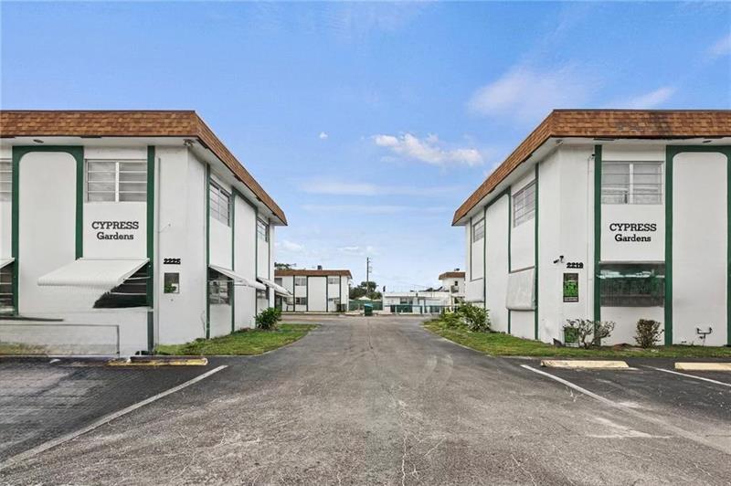 2225 Polk Street Hollywood FL 33020