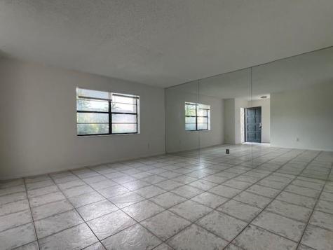 2609 N 40th Avenue Hollywood FL 33021