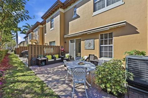 6982 Julia Gardens Drive Coconut Creek FL 33073