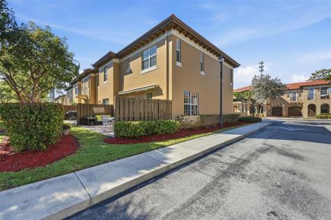 6982 Julia Gardens Drive Coconut Creek FL 33073