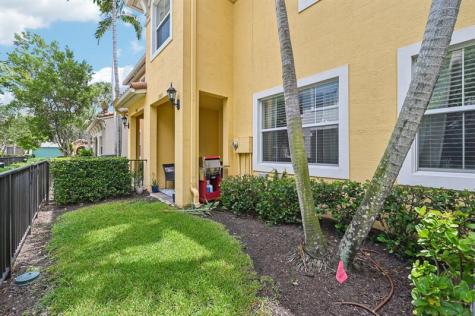 12431 NW 32nd Manor Sunrise FL 33323