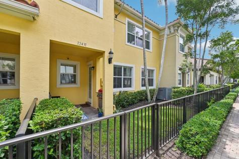 12431 NW 32nd Manor Sunrise FL 33323