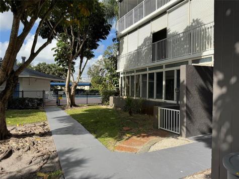 3850 Washington Street Hollywood FL 33021