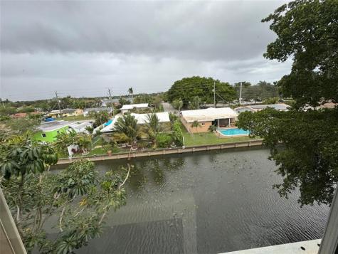 120 Royal Park Drive Oakland Park FL 33309