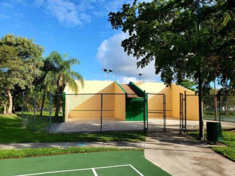 120 Royal Park Drive Oakland Park FL 33309