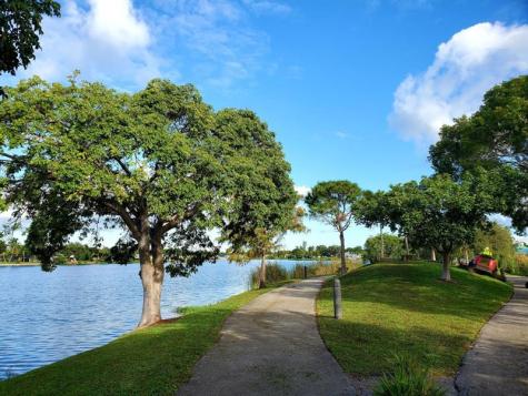 120 Royal Park Drive Oakland Park FL 33309