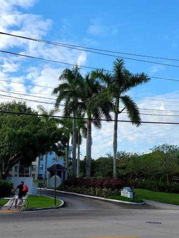 120 Royal Park Drive Oakland Park FL 33309