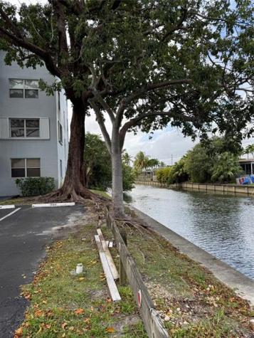 120 Royal Park Drive Oakland Park FL 33309