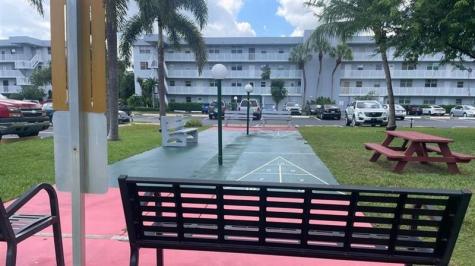 120 Royal Park Drive Oakland Park FL 33309