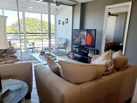 120 Royal Park Drive Oakland Park FL 33309