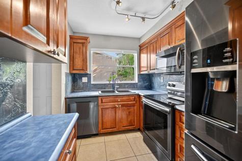 450 SE 7th Street Dania Beach FL 33004