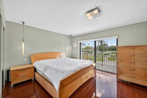 450 SE 7th Street Dania Beach FL 33004