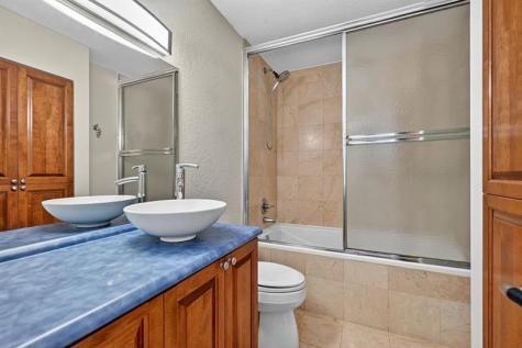 450 SE 7th Street Dania Beach FL 33004
