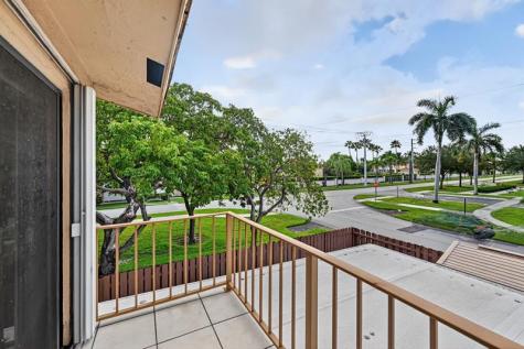 450 SE 7th Street Dania Beach FL 33004