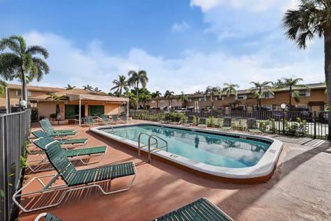 450 SE 7th Street Dania Beach FL 33004