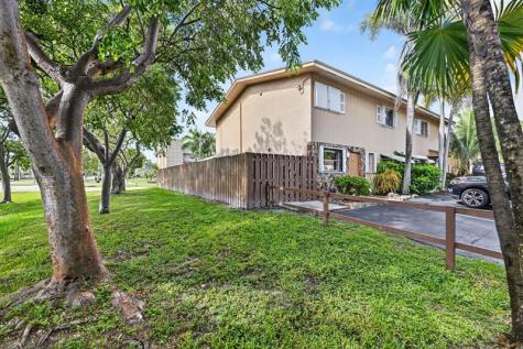 450 SE 7th Street Dania Beach FL 33004