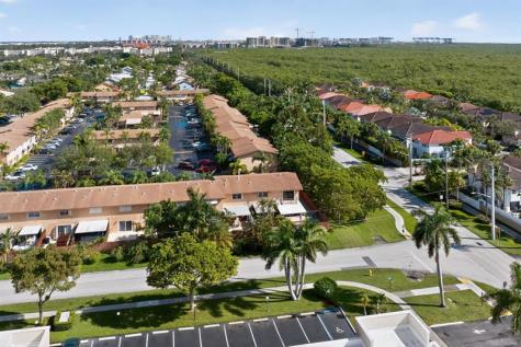450 SE 7th Street Dania Beach FL 33004