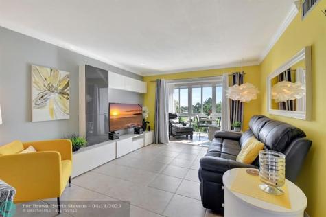 2300 NE 1st Lane Boynton Beach FL 33435