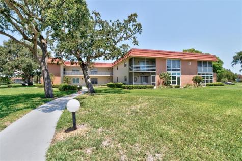 63 Woodland Drive Vero Beach FL 32962