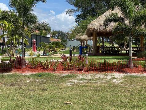 327 Richmond C Deerfield Beach FL 33442