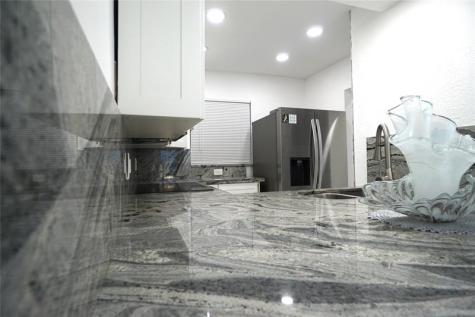 1035 W 77th Street Hialeah FL 33014
