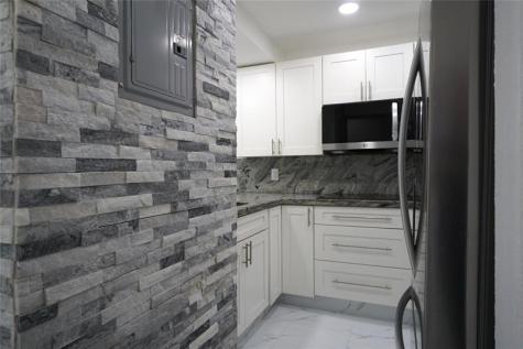 1035 W 77th Street Hialeah FL 33014
