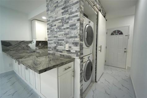 1035 W 77th Street Hialeah FL 33014