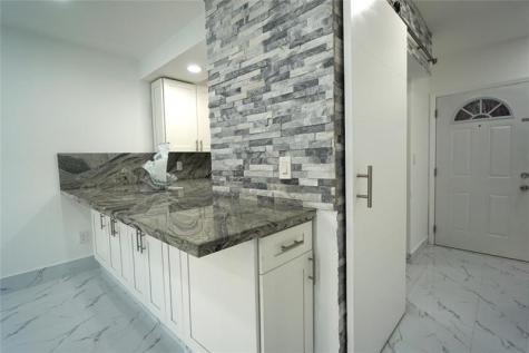 1035 W 77th Street Hialeah FL 33014