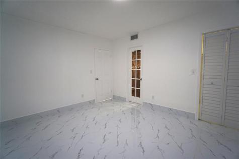 1035 W 77th Street Hialeah FL 33014