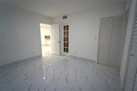 1035 W 77th Street Hialeah FL 33014