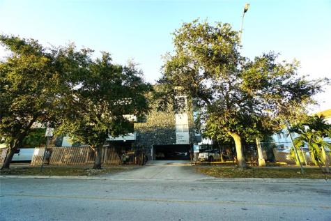 1035 W 77th Street Hialeah FL 33014