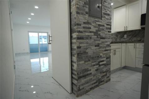 1035 W 77th Street Hialeah FL 33014