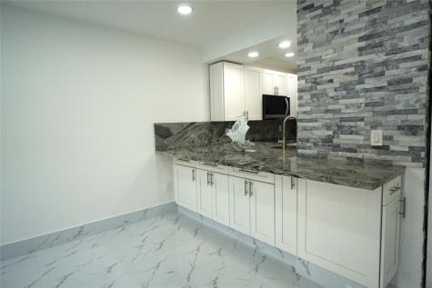 1035 W 77th Street Hialeah FL 33014
