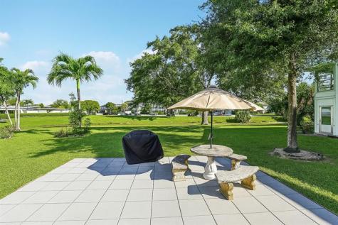 270 Newport R Deerfield Beach FL 33442