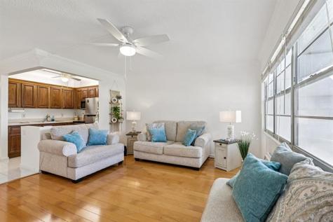 270 Newport R Deerfield Beach FL 33442