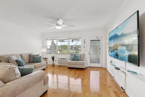 270 Newport R Deerfield Beach FL 33442