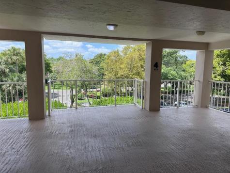 3850 Oaks Clubhouse Drive Pompano Beach FL 33069