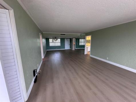 3850 Oaks Clubhouse Drive Pompano Beach FL 33069