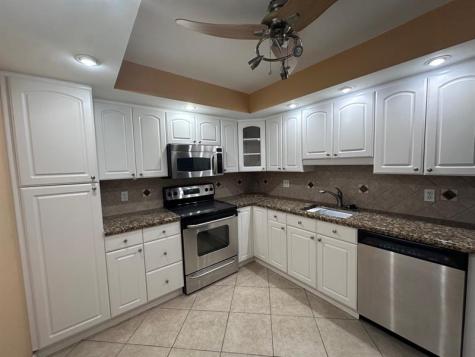 3850 Oaks Clubhouse Drive Pompano Beach FL 33069