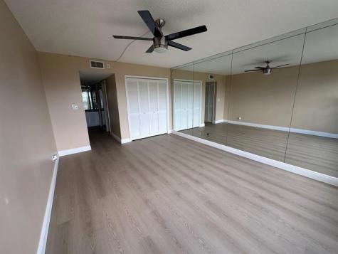 3850 Oaks Clubhouse Drive Pompano Beach FL 33069