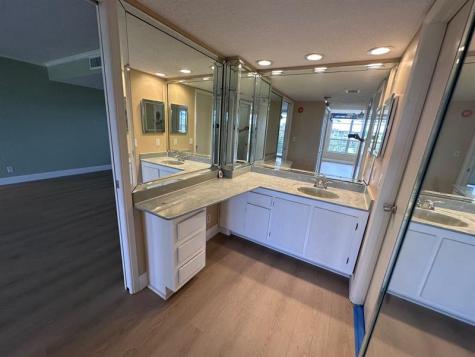 3850 Oaks Clubhouse Drive Pompano Beach FL 33069