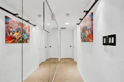 351 NE 19th Place Wilton Manors FL 33305