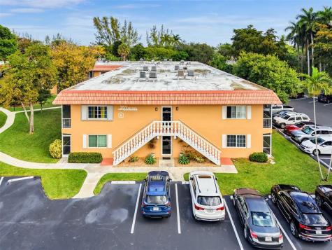351 NE 19th Place Wilton Manors FL 33305