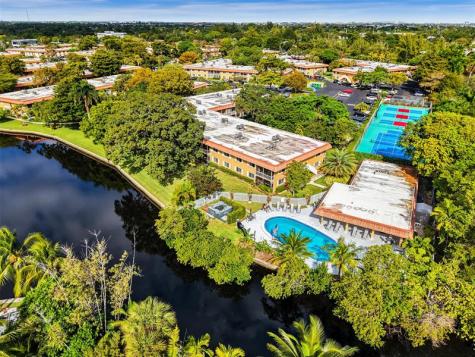 351 NE 19th Place Wilton Manors FL 33305