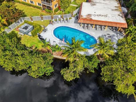 351 NE 19th Place Wilton Manors FL 33305